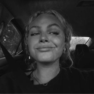 Meet your Posher, Layla